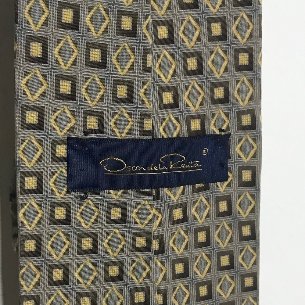 Vintage Oscar De La Renta silk tie gold square Diamond mens career professional